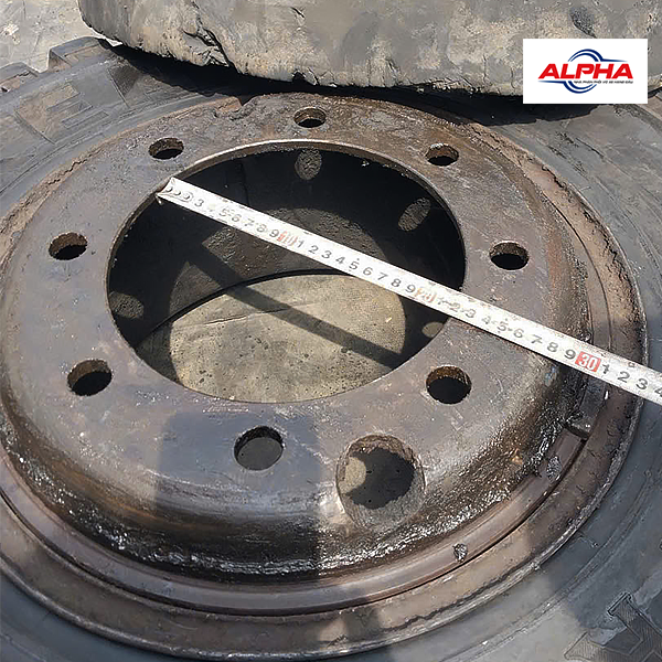 Mâm xe nâng 8.25-15 dành cho xe nâng Doosan 7 tấn